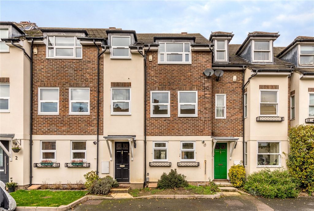 Property photo 3 of 12 External