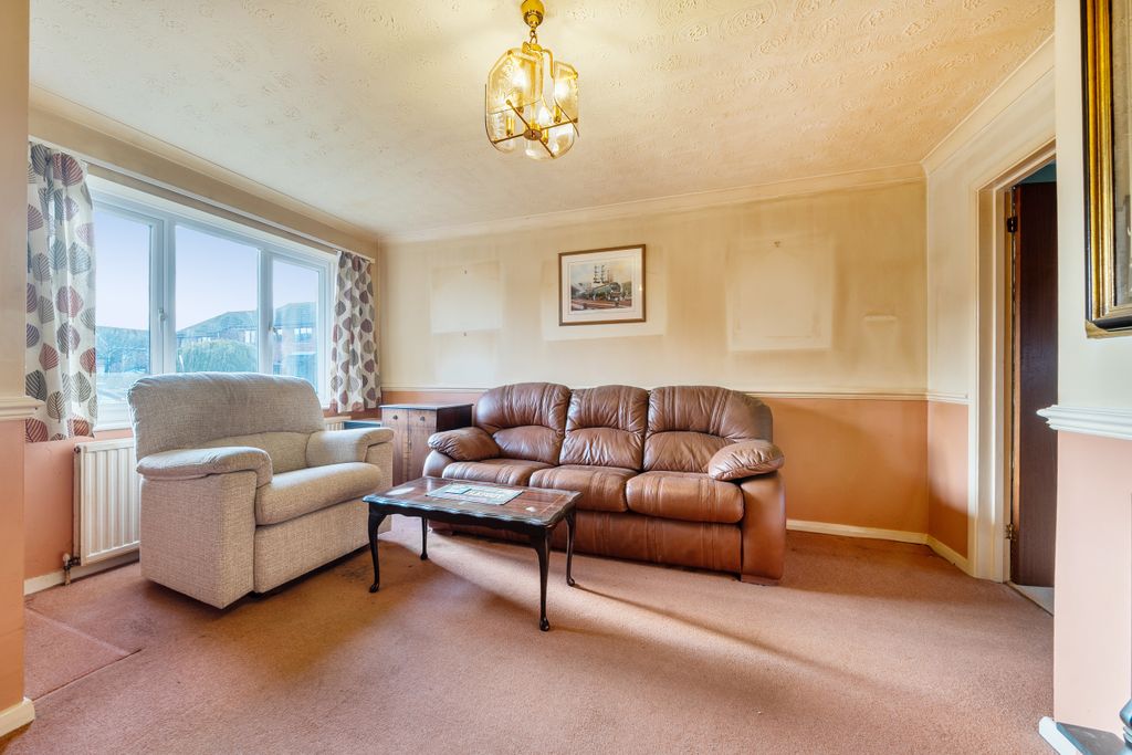 Property photo 2 of 22 Living Room