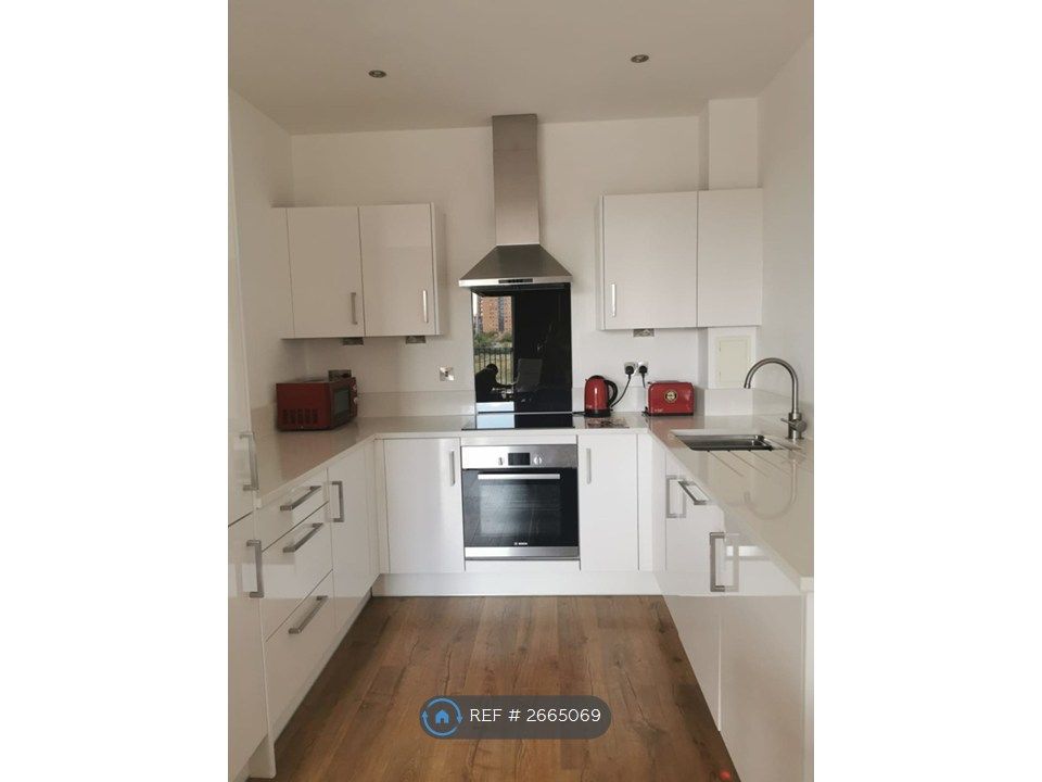 Property photo 2 of 14 Kitchen