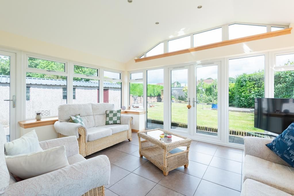 Property photo 3 of 27 Lev1472Pem Garden Room Left.Jpg
