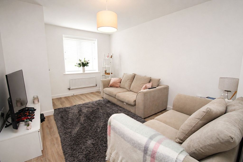 Property photo 3 of 19 Picture No. 14