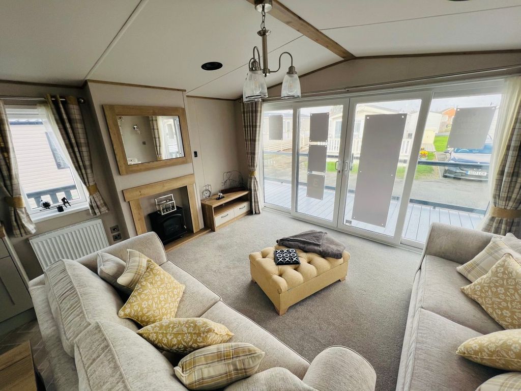Property photo 1 of 6 Car0060008 - Villa