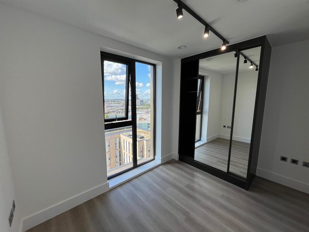 Property photo 3 of 14 Whatsapp Image 2025-10-21 At 11.56.59 (2) Copy 2.J