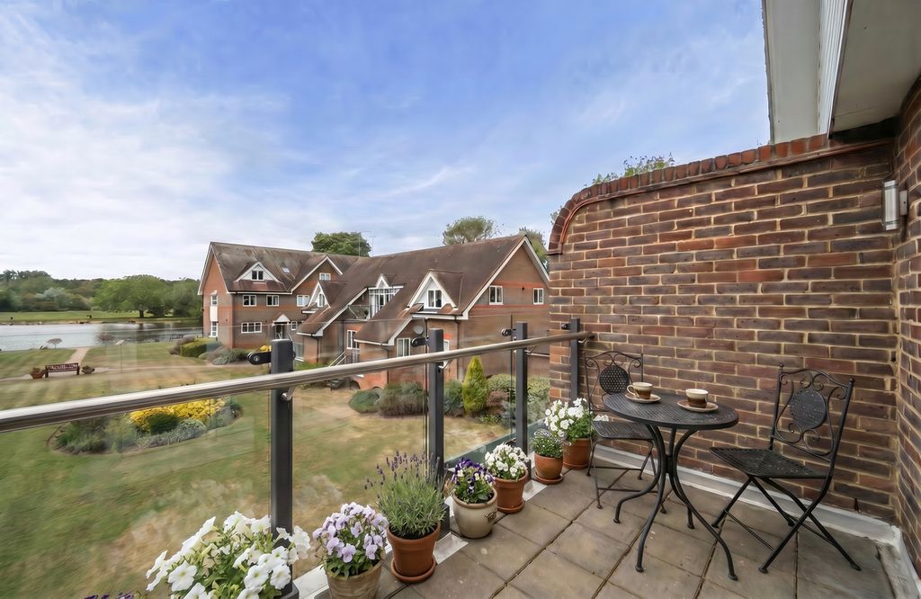 Additional image 18 of 2 bed flat for saleAndrews Reach, Bourne End SL8