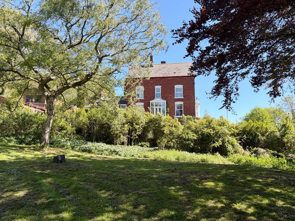 Property photo 1 of 53