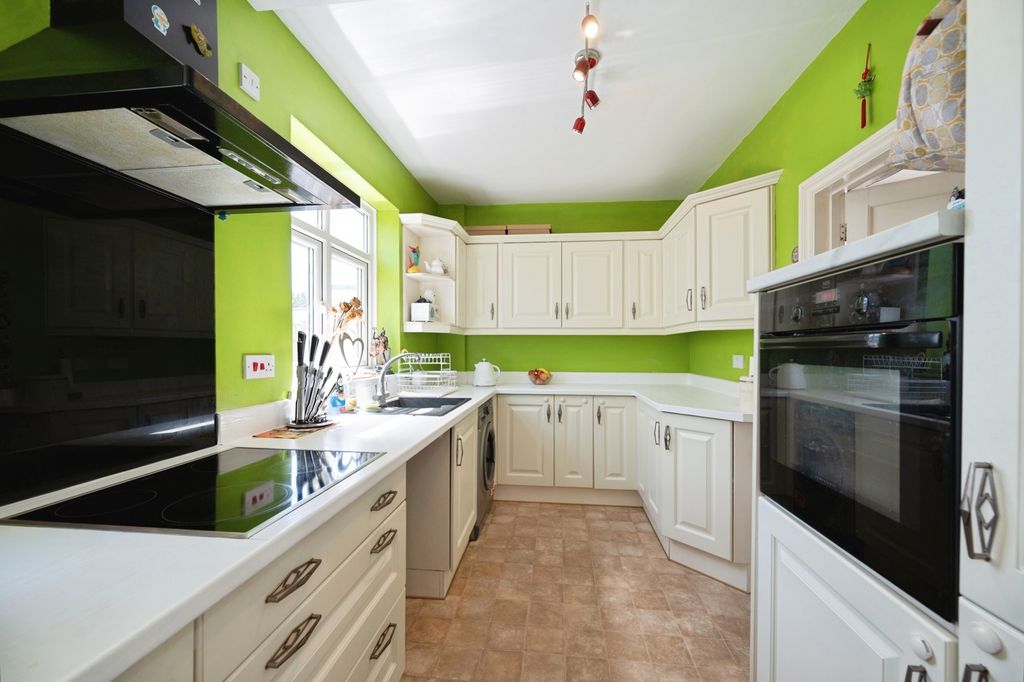 Property photo 3 of 17 Photo