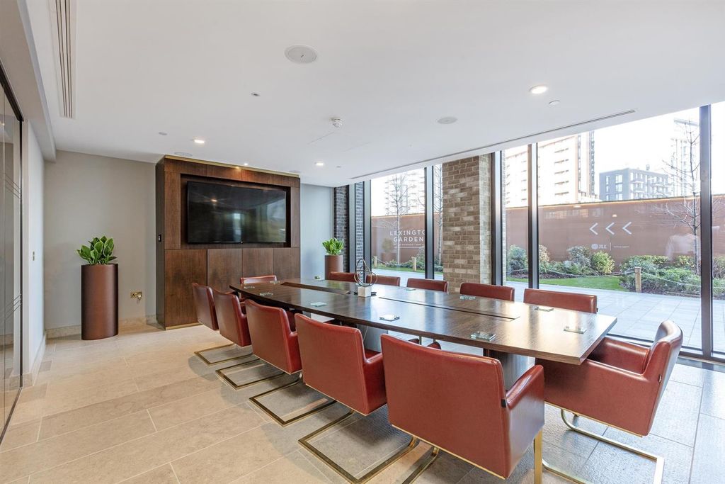 Property photo 3 of 14 Meeting Room.Jpg