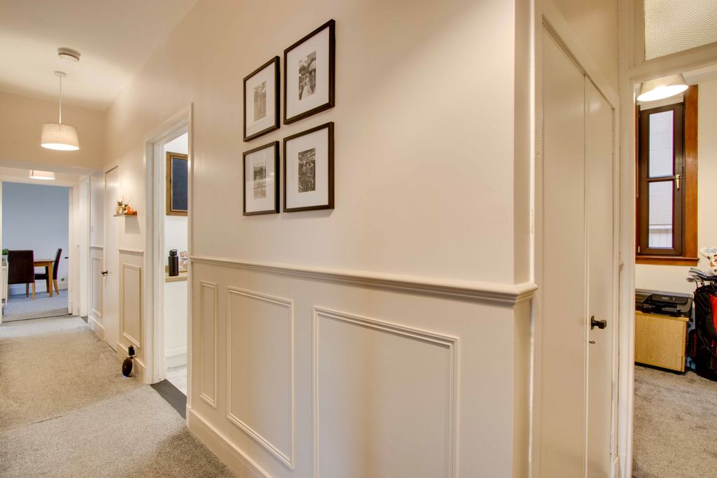 Property photo 2 of 32