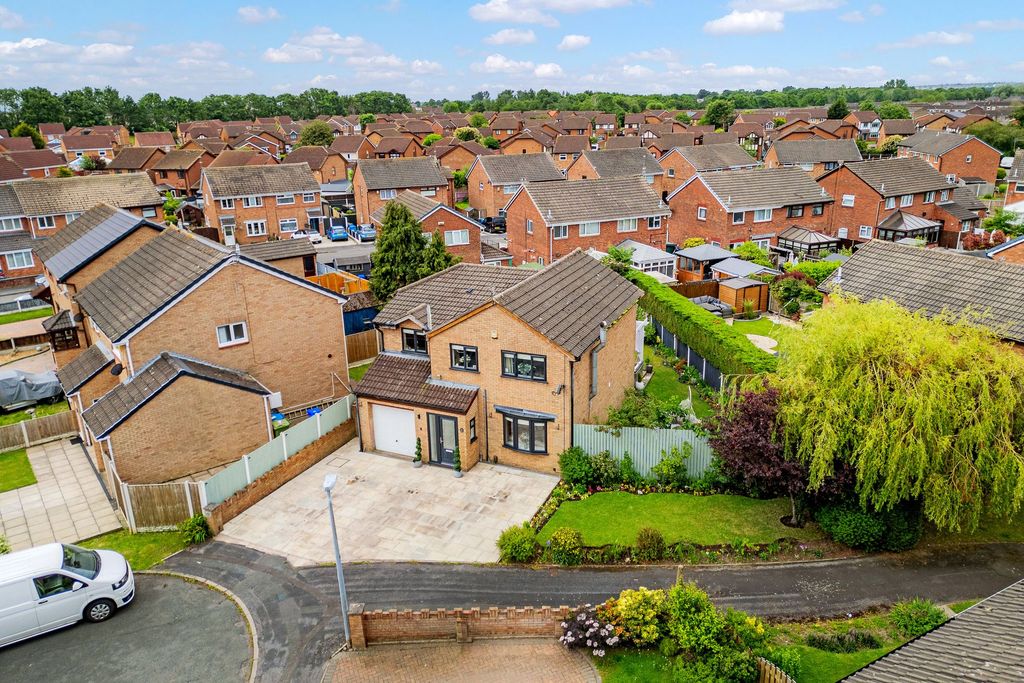 Property photo 1 of 33