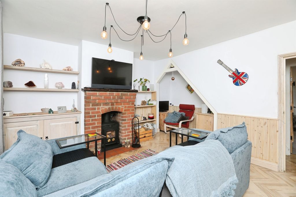Property photo 2 of 16