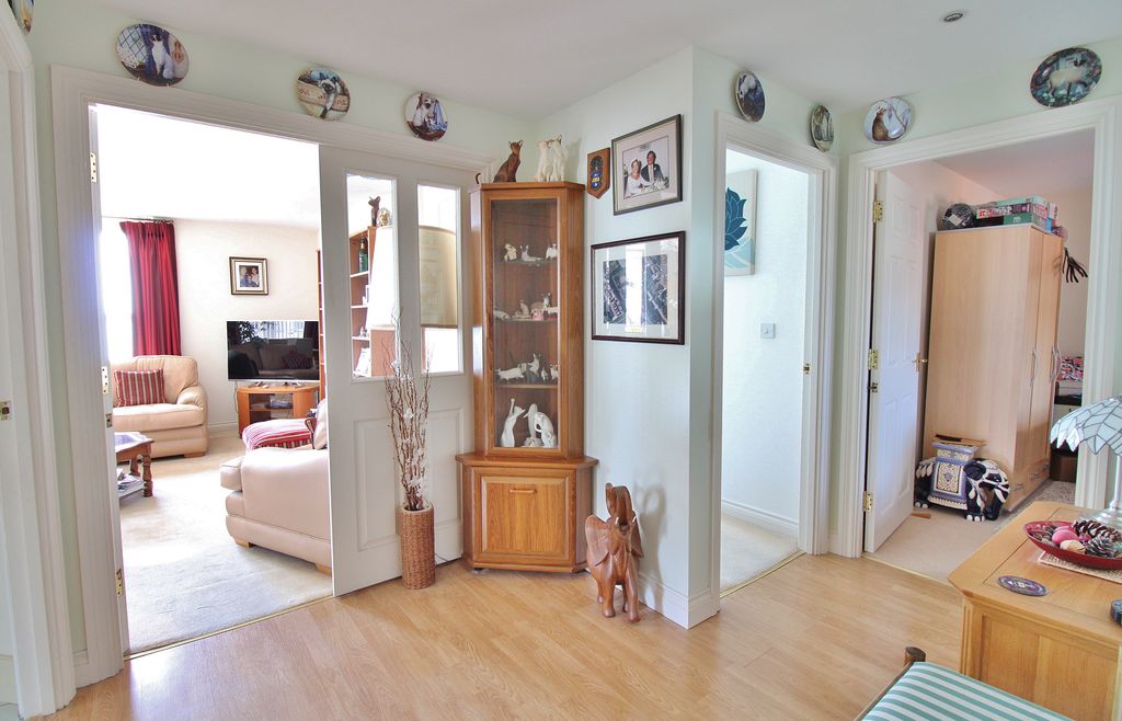 Property photo 3 of 24