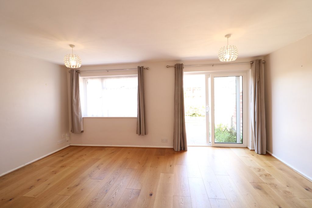 Property photo 2 of 23