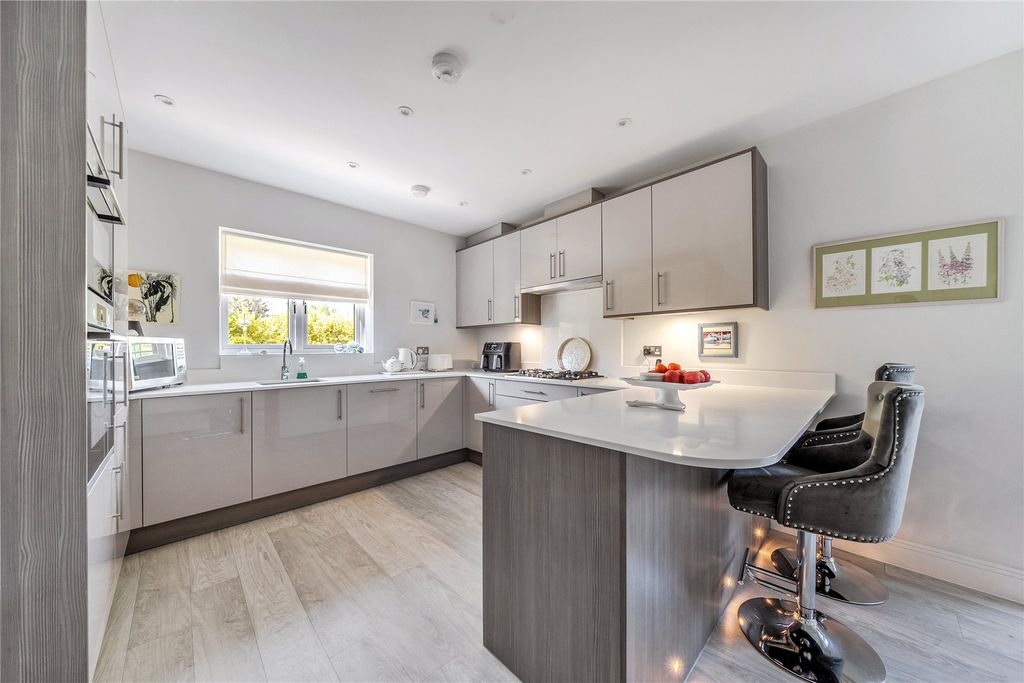 Property photo 3 of 20 Picture 3