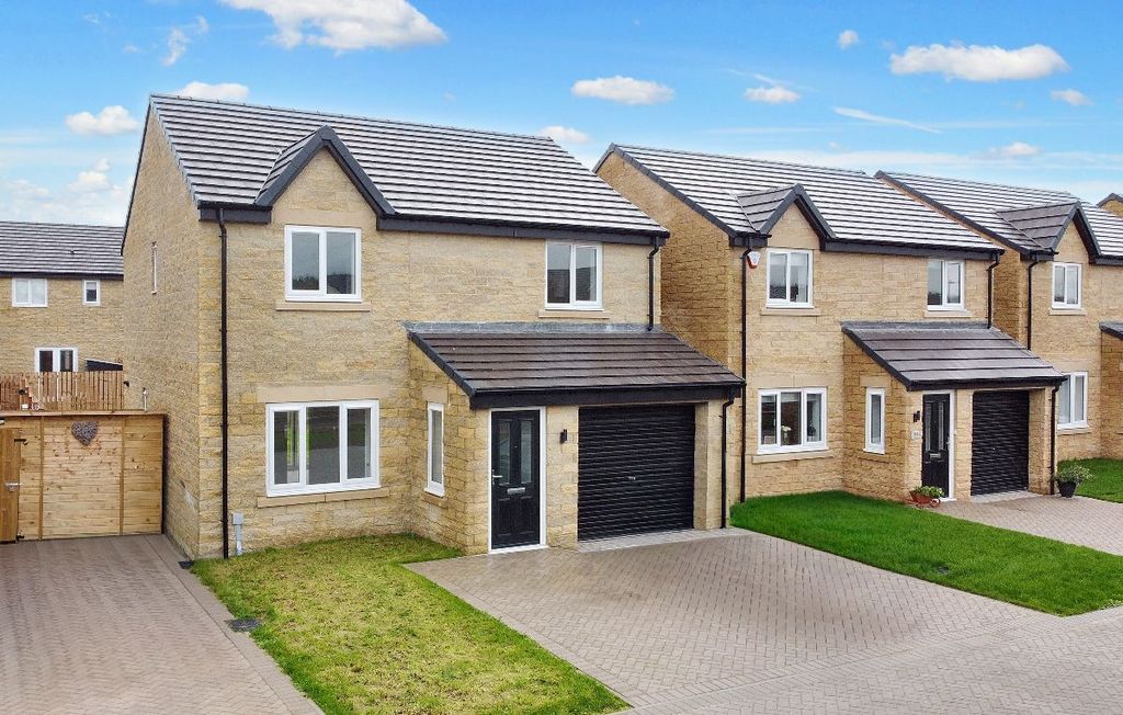 Property photo 1 of 12 Front External