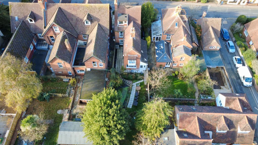 Property photo 3 of 37