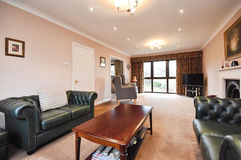 Property photo 2 of 29