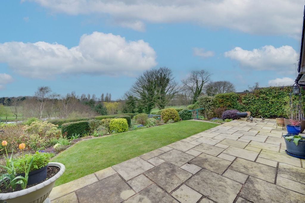 Property photo 3 of 31