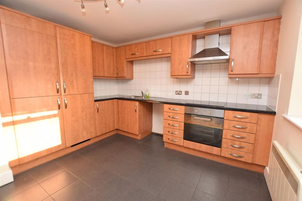 Property photo 2 of 9 4421151