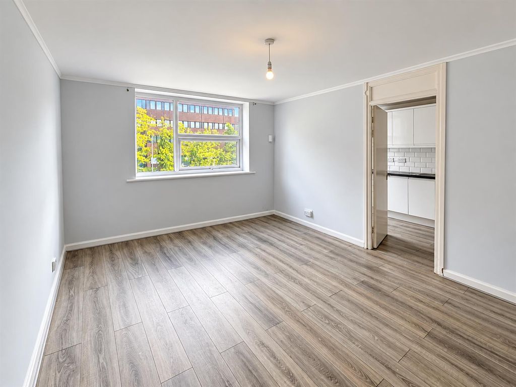 Property photo 3 of 10 Living Room