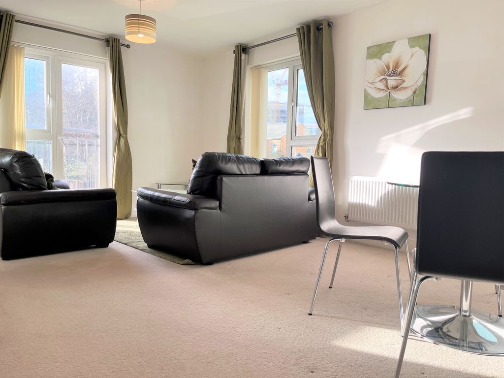 Property photo 1 of 10 Living Room
