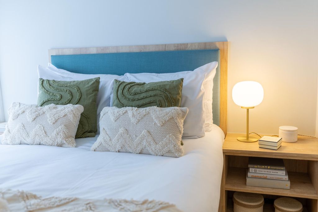 Property photo 1 of 5 Bedroom