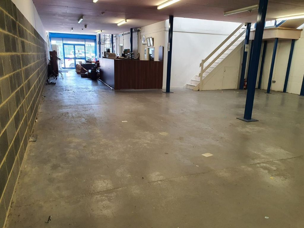 Property photo 2 of 26