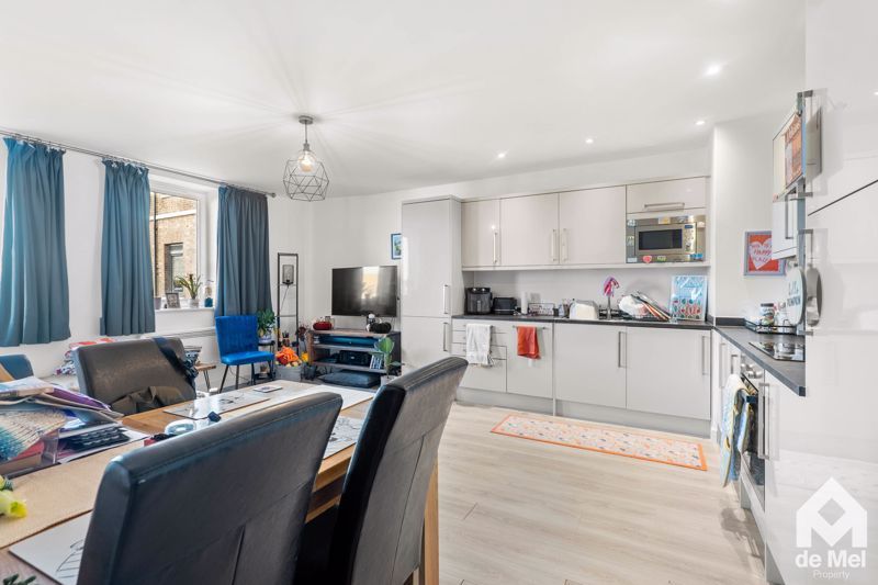 Property photo 3 of 10 Photo 7