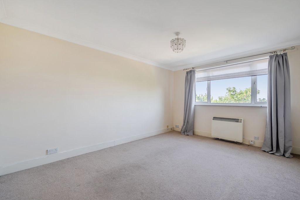 Property photo 2 of 15 1484723-12-6A4F71...