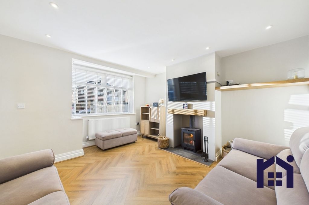 Property photo 2 of 19 Living Room