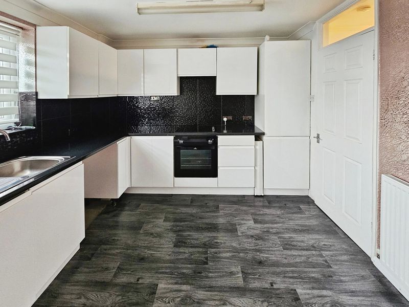 Property photo 3 of 10 Photo 7