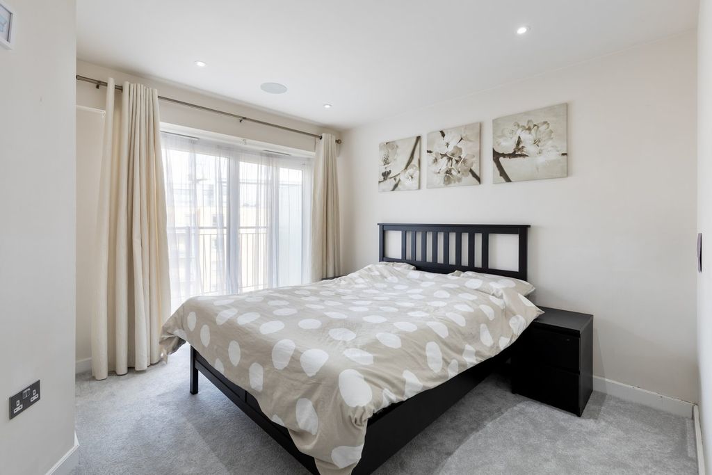 Property photo 3 of 22