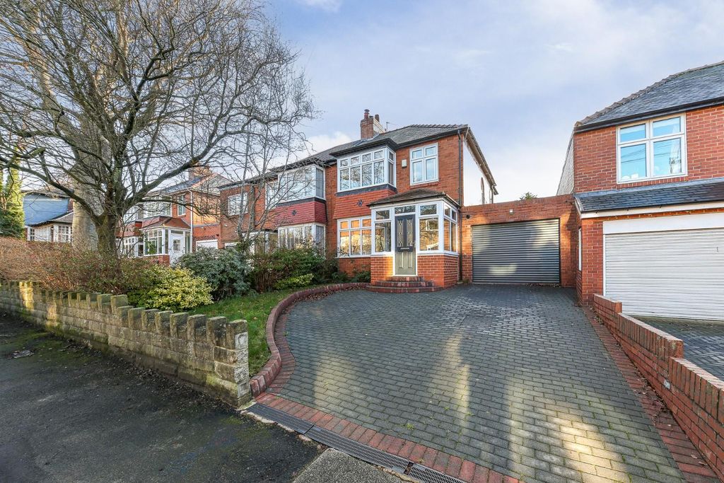 Property photo 1 of 21 Front External