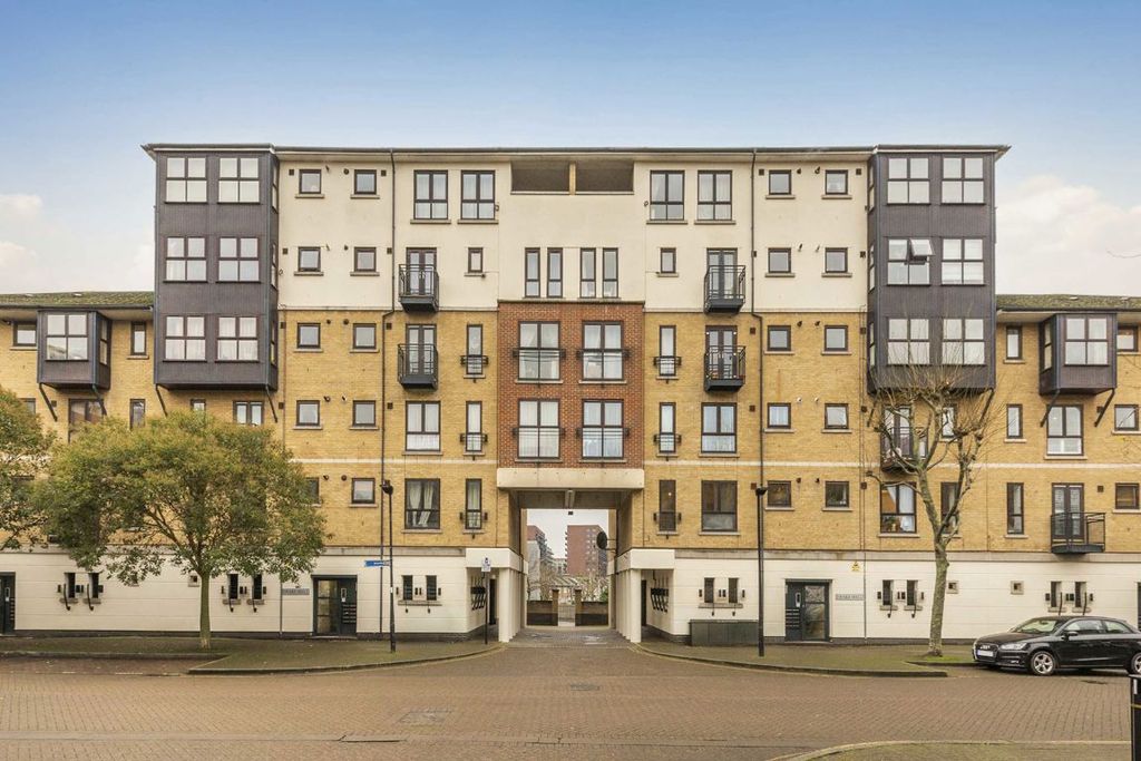 Property photo 2 of 8