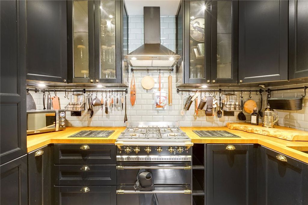 Property photo 3 of 5