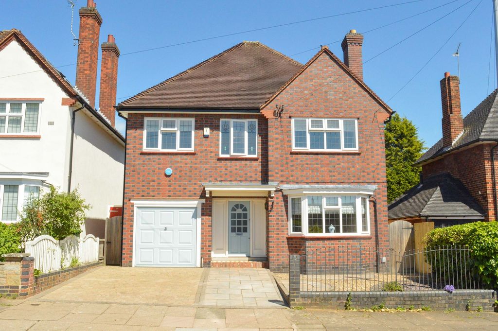 Property photo 1 of 32