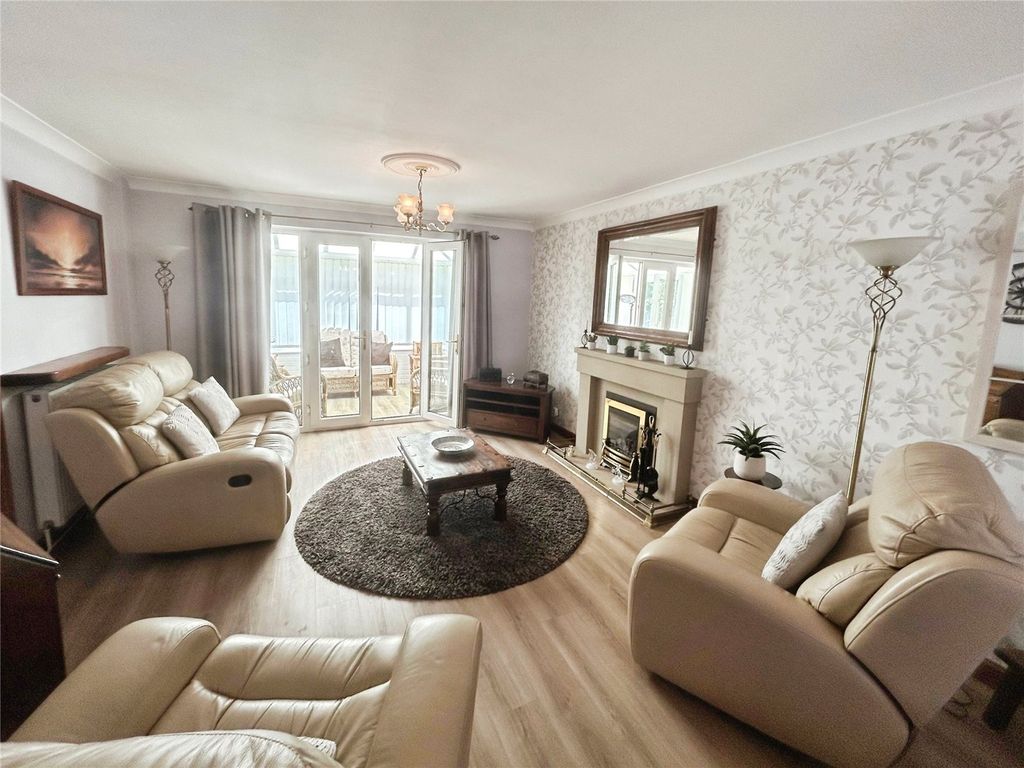 Property photo 3 of 22 Lounge/Dining Room