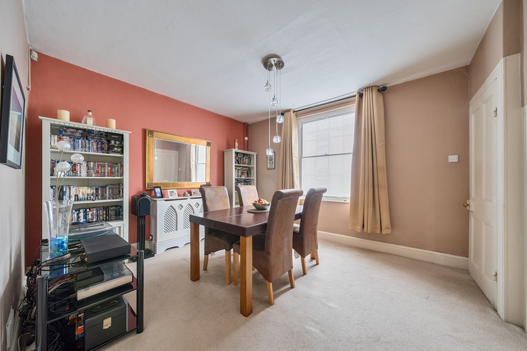 Property photo 3 of 8 Seddons Tiverton