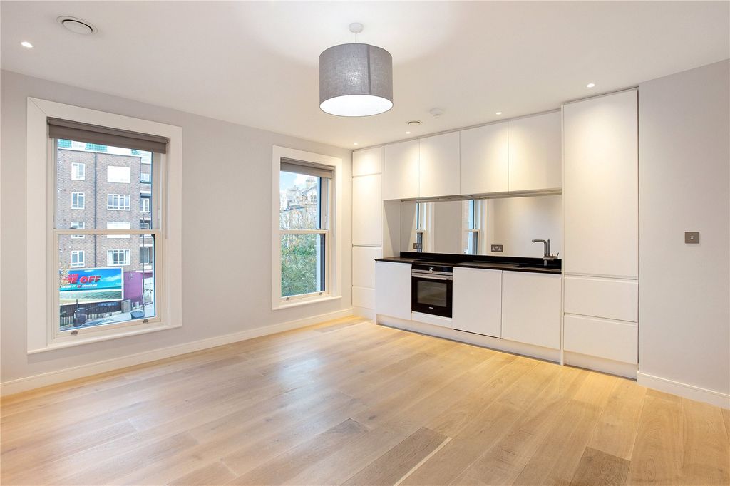 Property photo 2 of 7 Kitchen