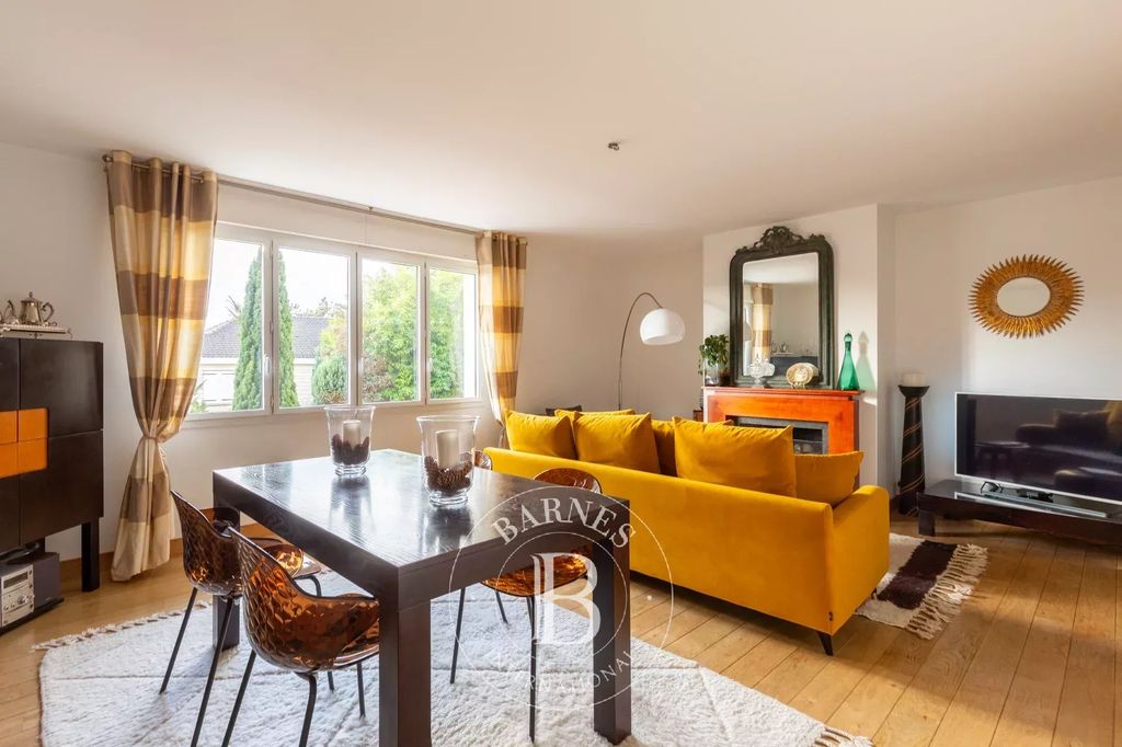 Property photo 2 of 8