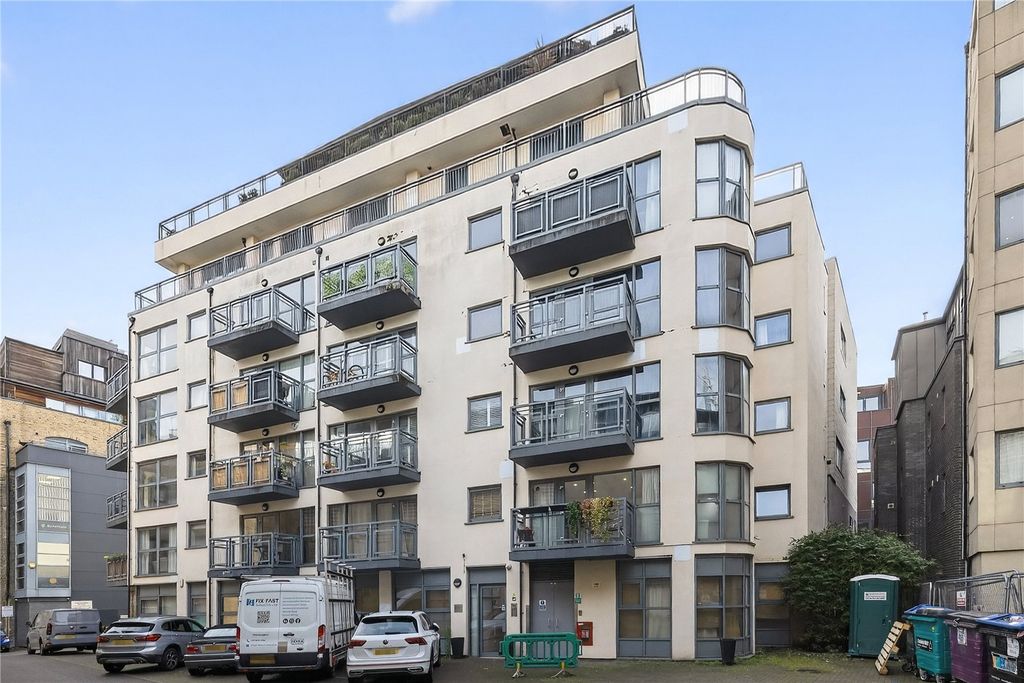 Property photo 1 of 20 Exterior