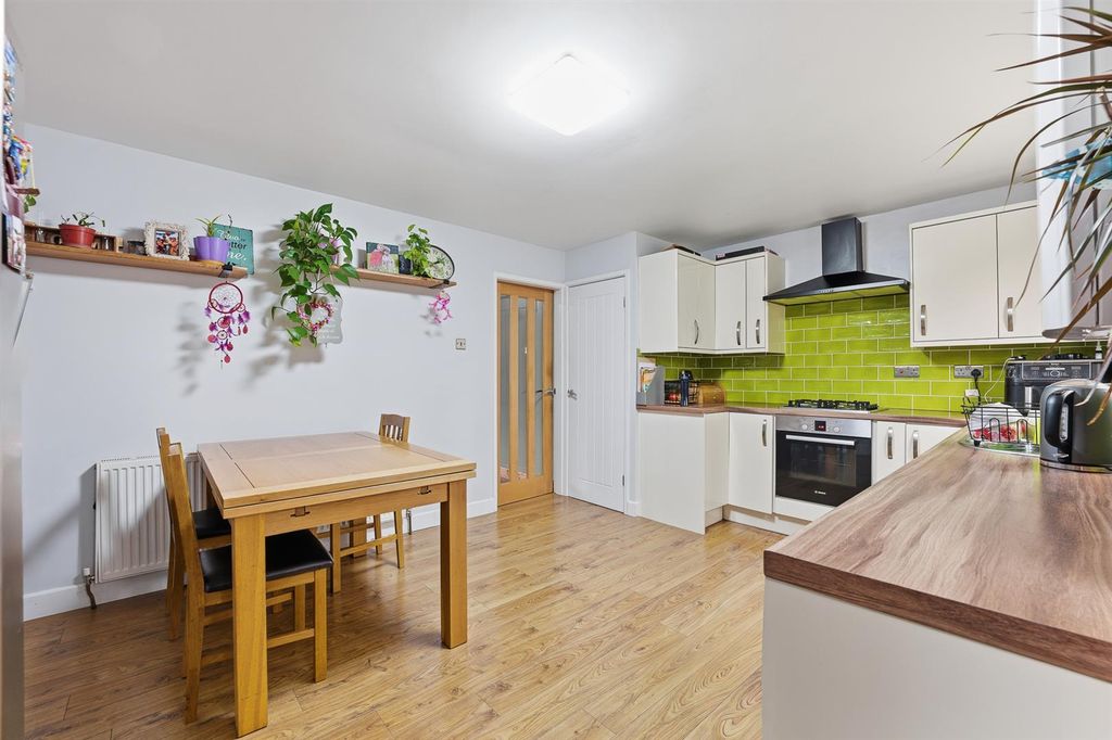 Property photo 3 of 30 P1674025-Edit.Jpg