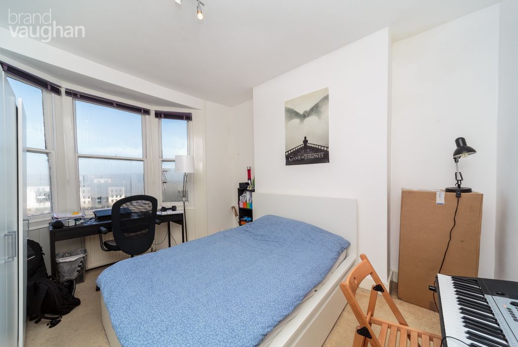 Property photo 3 of 6 Bedroom