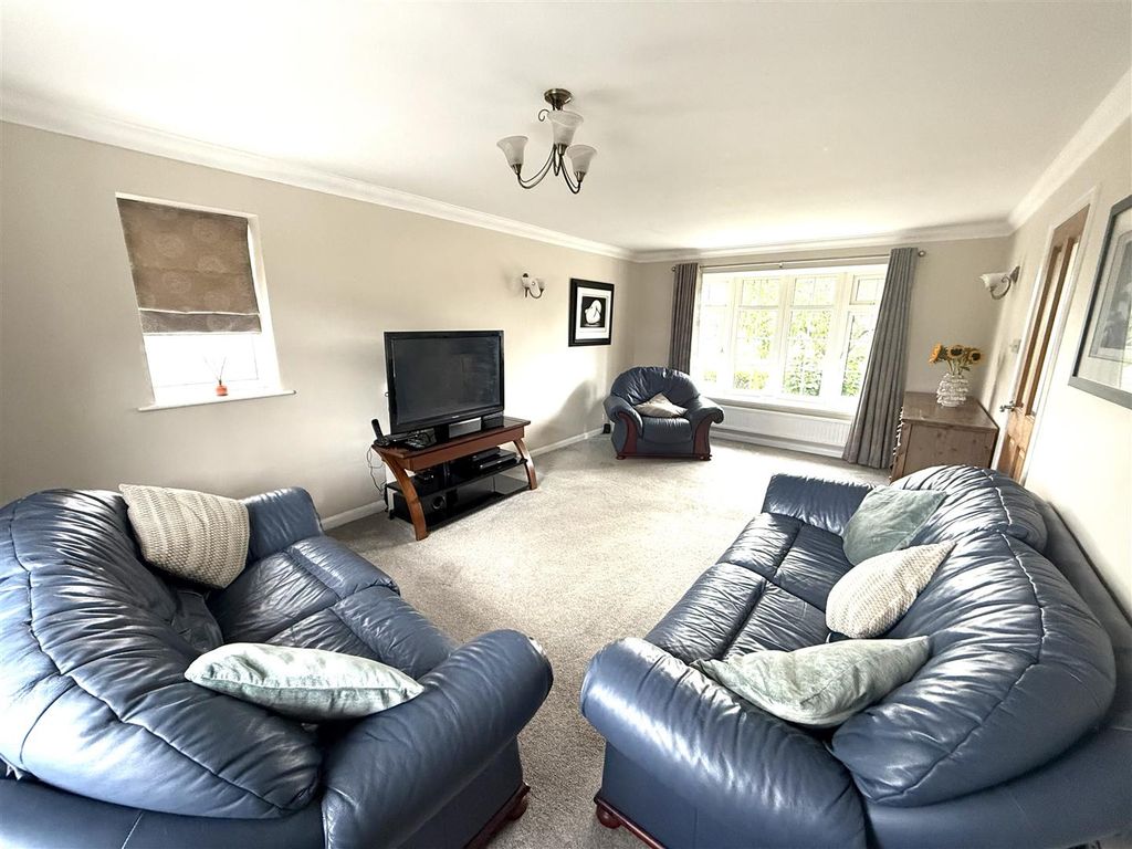 Property photo 3 of 25 Far Laund 500.Jpg
