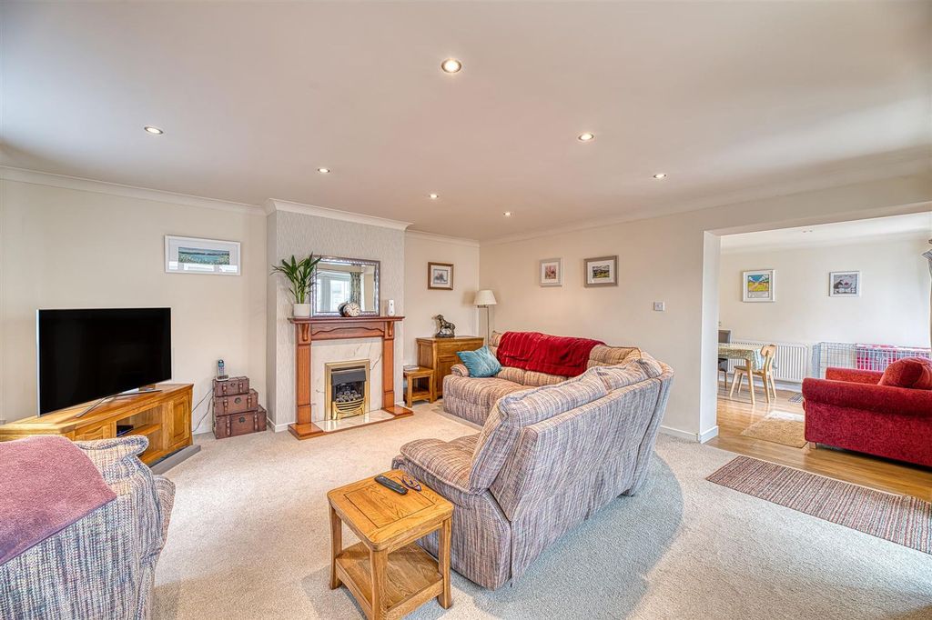 Property photo 2 of 22