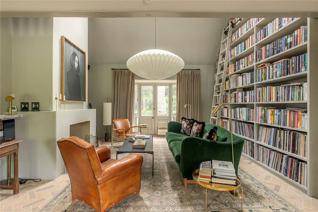 Additional image 7 of 6 bed detached house for saleHaslingfield Manor, 5 High Street, Cambridge, Cambridgeshire CB23