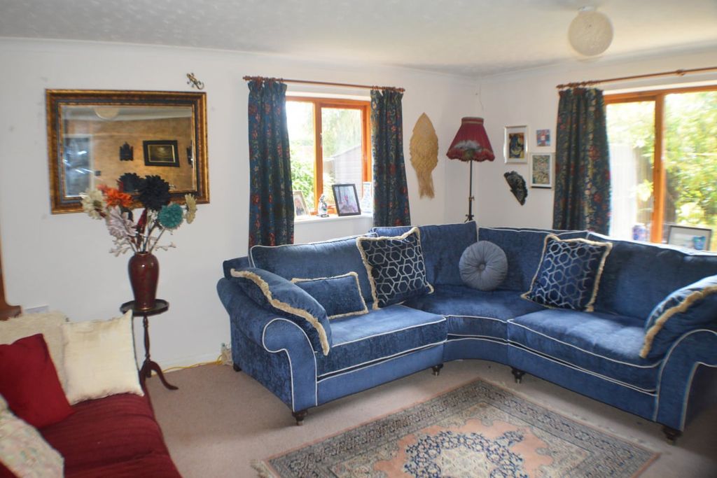 Property photo 2 of 10