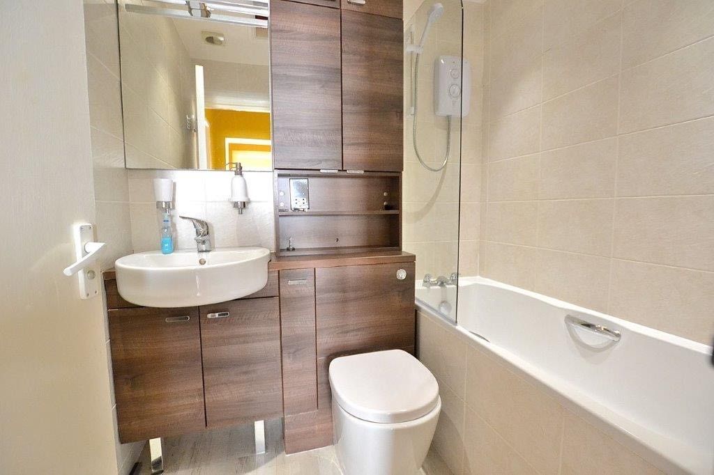 Property photo 3 of 6 4298542