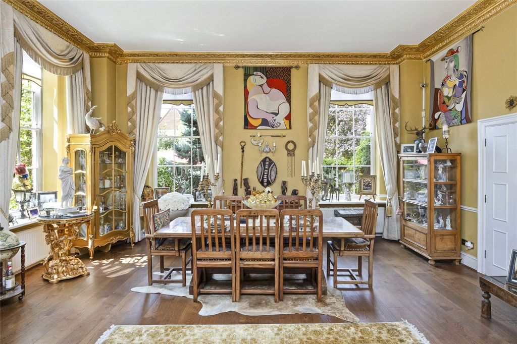 Property photo 3 of 18 Dining Area