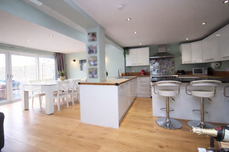 Property photo 2 of 27 Photo 30