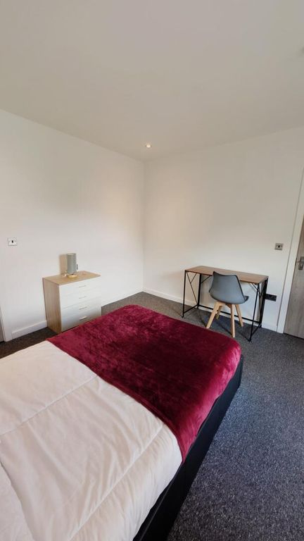 Property photo 2 of 7 Bedroom